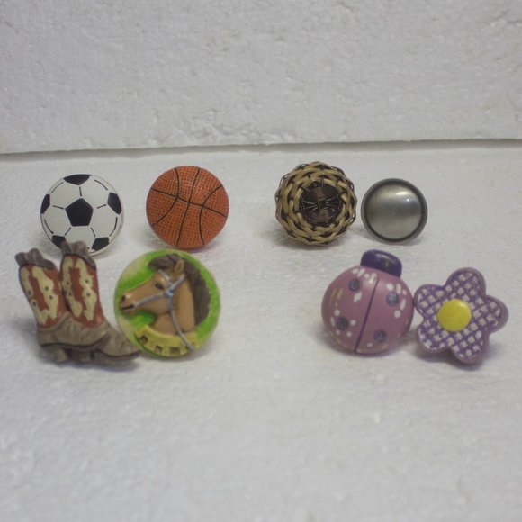 Assortment of Drawer Pulls - Picture 1 of 4